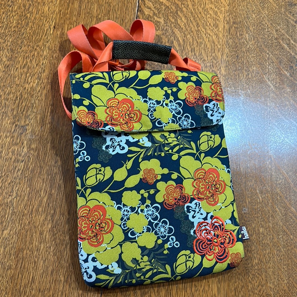 Haiku crossbody